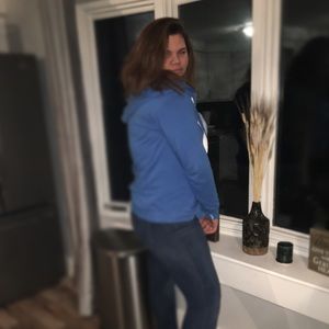 Meet your Posher, Aukera